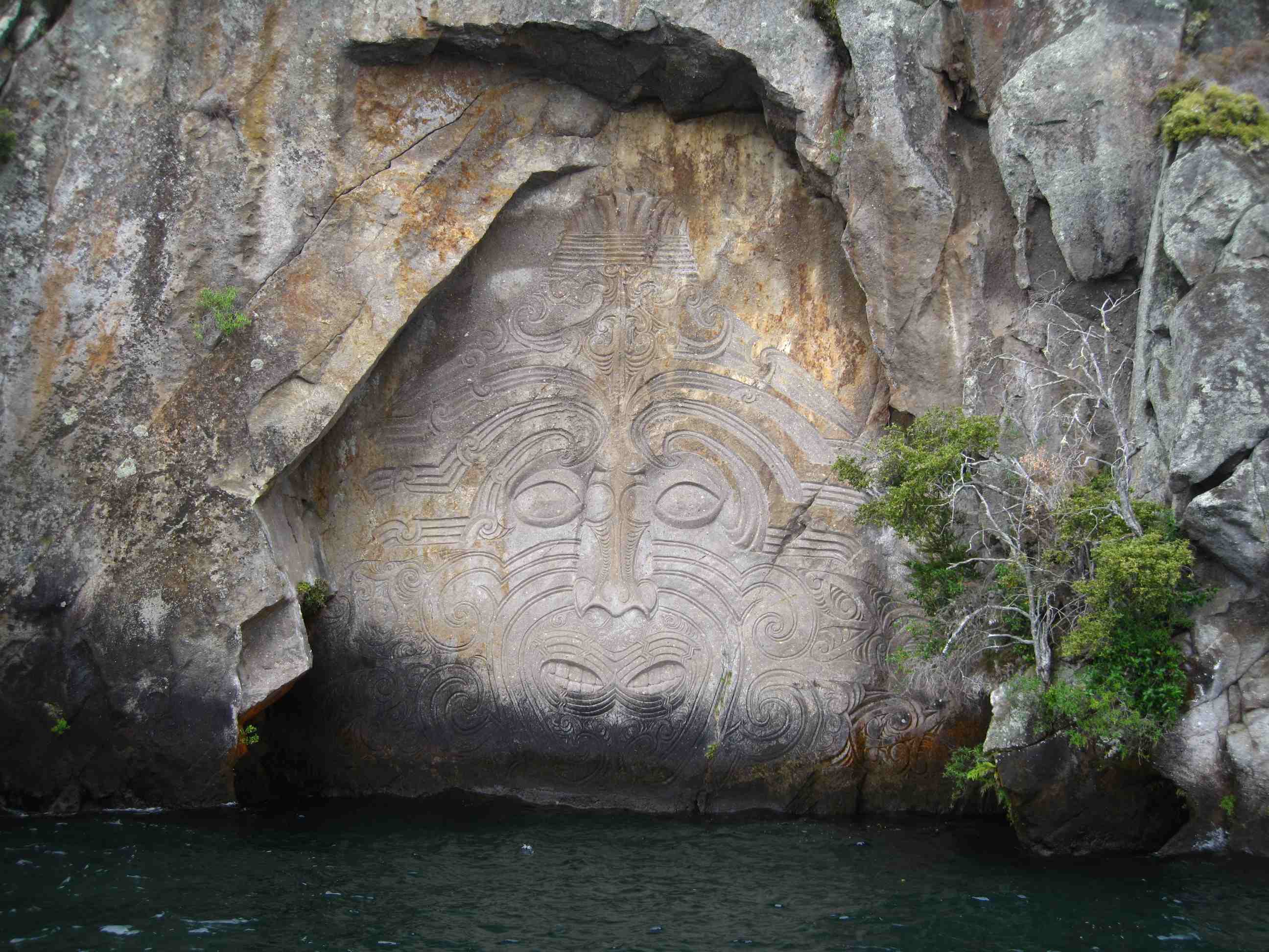 Wall Carving at Taupo