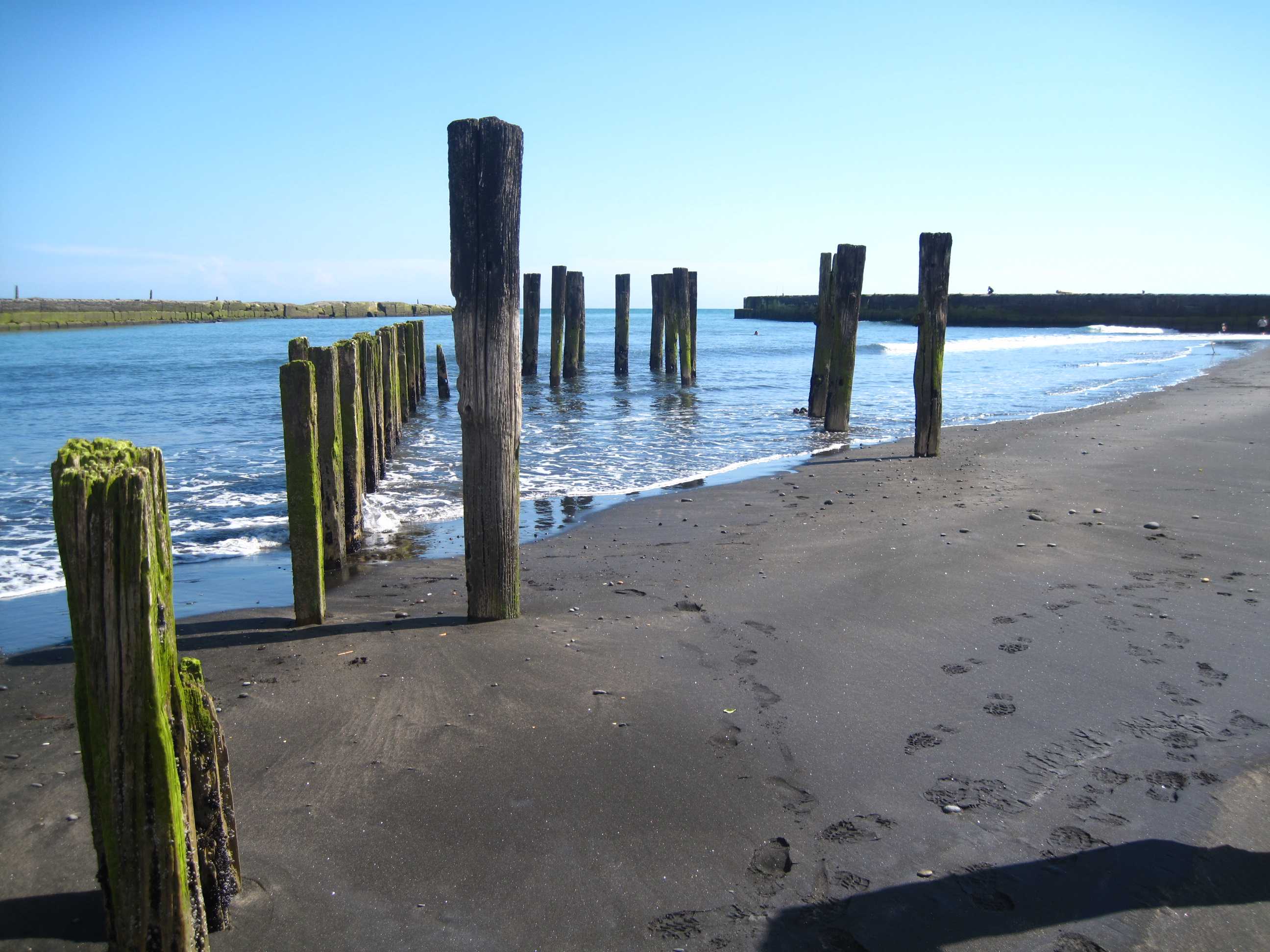 Patea Beach Jetty Remains